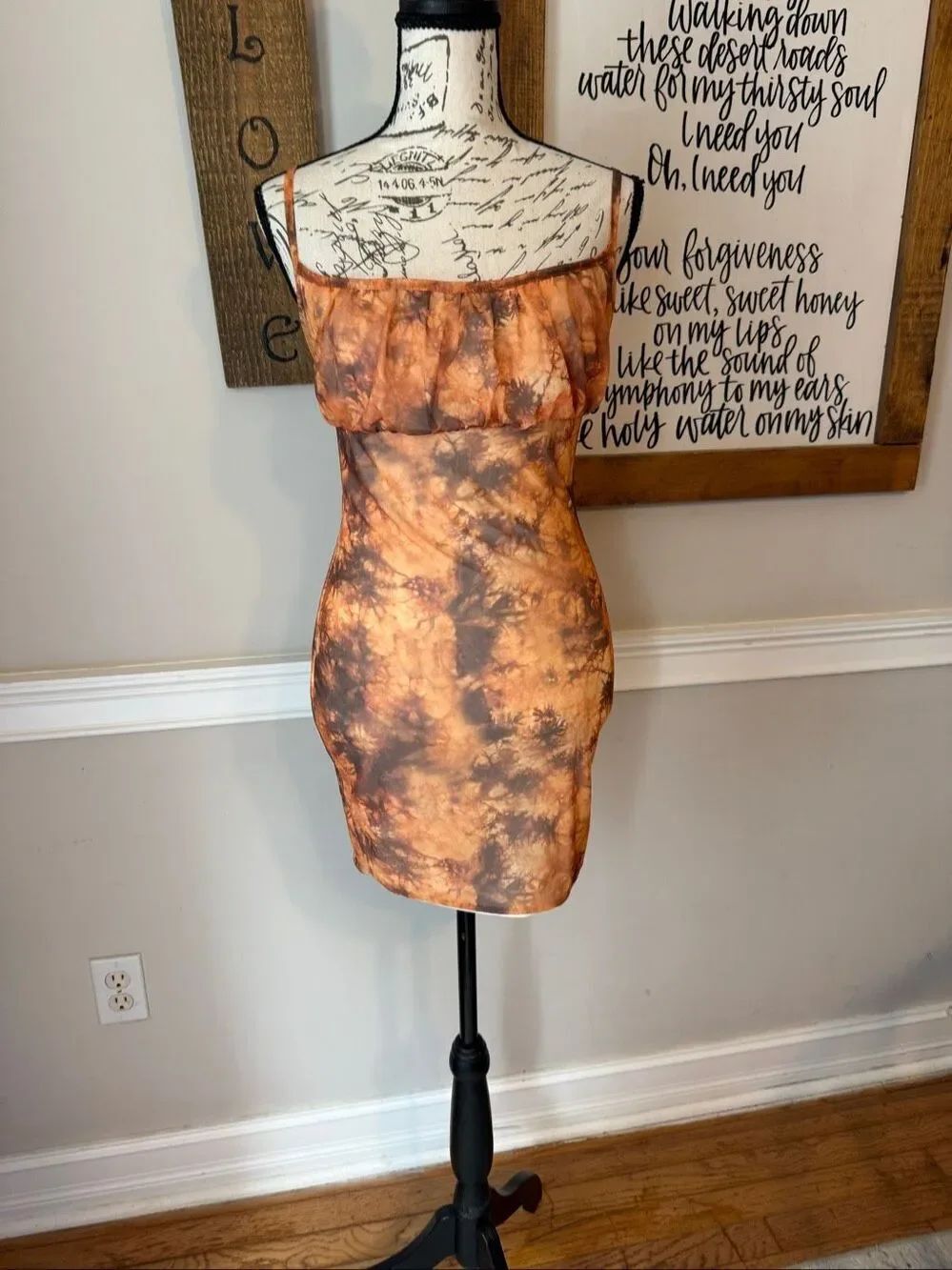 NWT PrettyLittleThing Women’s Tie Dye Mesh Ruched Bodycon Dress Orange Size 2